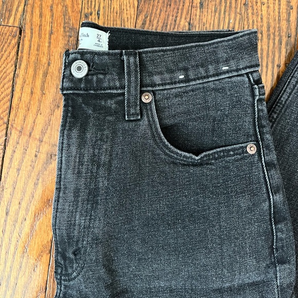 Abercrombie & Fitch Black Ankle Straight Ultra High Rise Jeans - Picture 2 of 5
